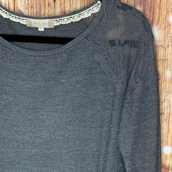 Altar’d state Lace Shoulders Size Medium Charcoal Gray Babydoll Top - Picture 3 of 7